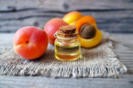 خواص روغن زردآلو برای سلامت مو: یک درمان طبیعی برای موهای خشک و آسیب‌ دیده