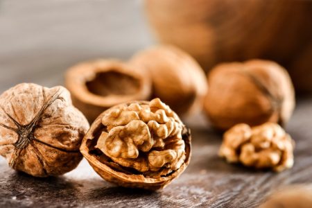 هر روز گردو بخورید: تأثیر شگفت‌ انگیز گردو بر پیشگیری از سرطان روده بزرگ
