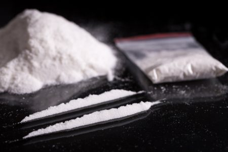 مخدر کوکائین: معضل مصرف، عوارض و نگرانی‌ های اجتماعی