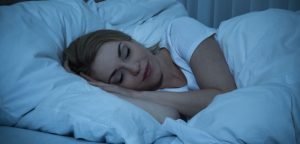 بهترین زمان خواب برای سلامت کامل: چرا باید بین ساعت ۱۰ شب تا ۶ صبح بخوابیم؟