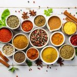 رازهای شگفت‌ انگیز ادویه‌ های روزمره و تأثیرات آنها بر سلامت