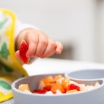 چگونه با افزودن مواد طبیعی، غذای کودک را مقوی و مغذی کنیم؟