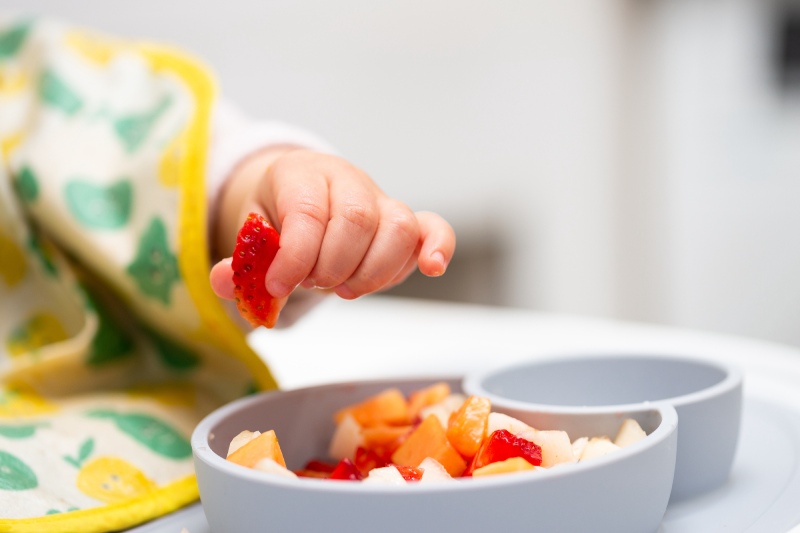 چگونه با افزودن مواد طبیعی، غذای کودک را مقوی و مغذی کنیم؟