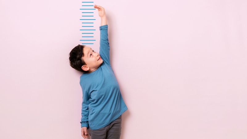 قد کوتاه کودکان لزوماً بیماری نیست؛ راهنمای علمی پایش و رشد طبیعی کودکان