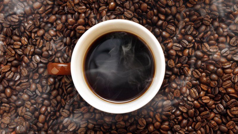 چرا افرادی که کمردرد دارند باید در مصرف قهوه احتیاط کنند