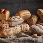 بهترین نان‌ های رژیمی برای لاغری و حفظ سلامتی: معرفی انواع نان و فواید آنها