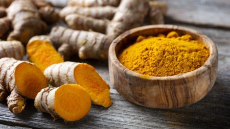 زردچوبه؛ ادویه طلایی برای تقویت سلامت و کاهش خطر ابتلا به سرطان