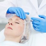 فیلر شقیقه برای لیفت ابرو؛ راهی برای جوان‌ سازی و شادابی چهره
