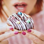 هوس شیرینی: دلایل جسمی و روانی و راهکارهای کنترل آن در زندگی روزمره