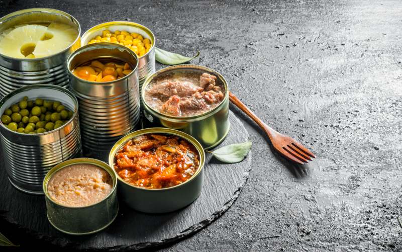 هشدار درباره کنسروها: چگونه از بوتولیسم و مسمومیت غذایی پیشگیری کنیم؟