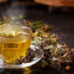 مصرف دمنوش‌ های گیاهی در آنفلوانزا: فواید، خطرات و نکات ایمنی