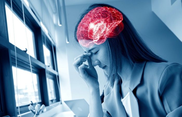 روان‌ رنجوری و تجربه شدید احساسات منفی: دلیل و راهکارهای مقابله با آن