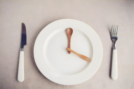 روزه داری متناوب برای کاهش وزن چقدر موثر است؟