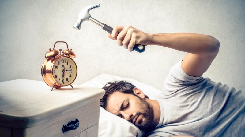تنبلی یا ژنتیک؟ علت واقعی دیر بیدار شدن برخی افراد از خواب چیست؟