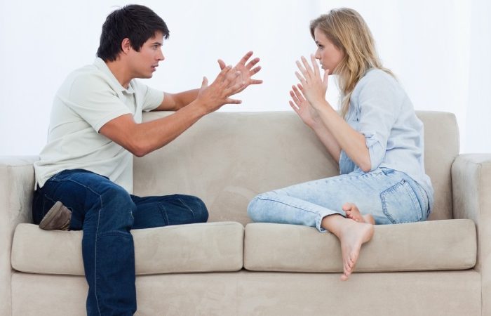 چگونه چرخه غر زدن در روابط را متوقف کنیم؟ راهکارهای موثر برای افزایش همکاری و کاهش تنش
