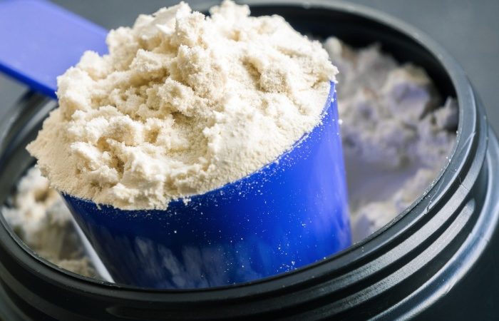 آلودگی پودر پروتئین به سرب و کادمیوم؛ خطرات سلامتی + راهنمای انتخاب مکمل ایمن