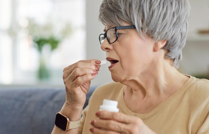 آیا گلوکوزامین خطر زوال عقل را افزایش می دهد؟ یافته جدید درباره مکمل محبوب مفاصل
